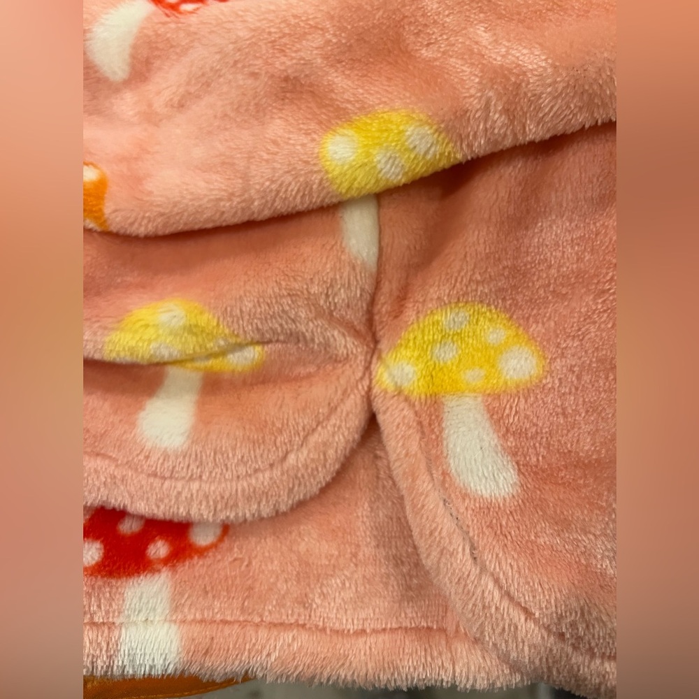 NWT Mushroom Print, Snap Front, SOFT & Fuzzy Jacket - Peach Color Background - Picture 7 of 10